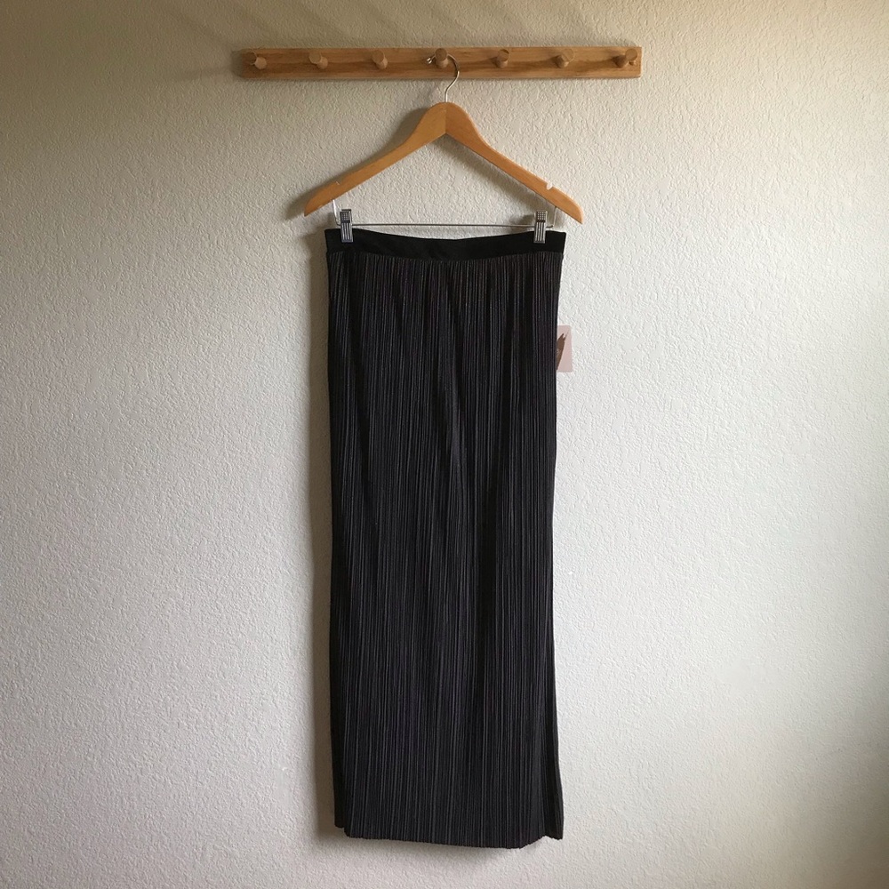 ❄️ 5 for $10 ❄️ Metallic Speckled Maxi Skirt